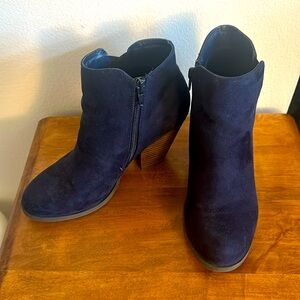 Women’s healed ankle booties
